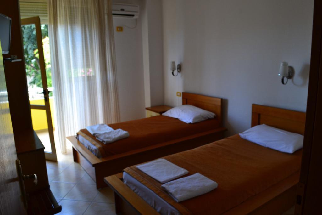 Hotel Alpine Vlorë Habitación foto