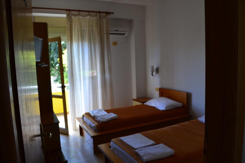 Hotel Alpine Vlorë Habitación foto