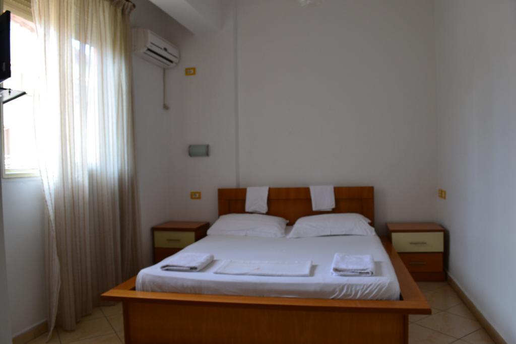 Hotel Alpine Vlorë Habitación foto